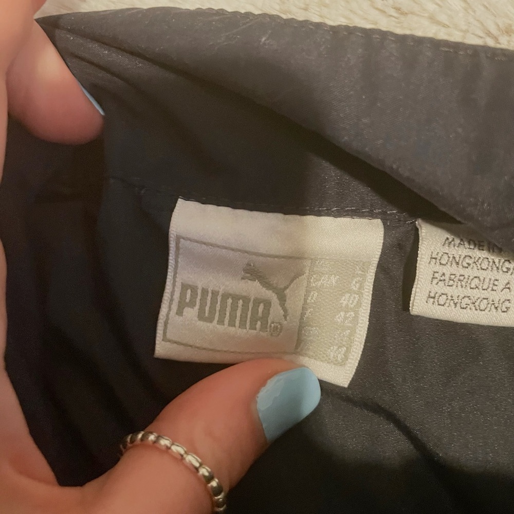 💙 Puma Windbreaker 💙 - Picture 2 of 4
